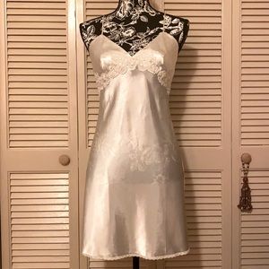 Victoria’s Secret Bridal Pearl Embroidered Night Gown